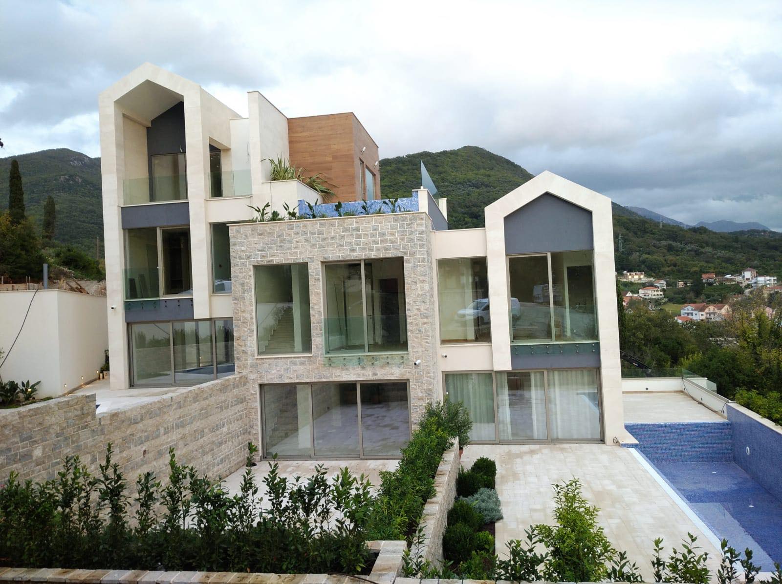 Referenca - LASTVA Park - Tivat, Crna Gora