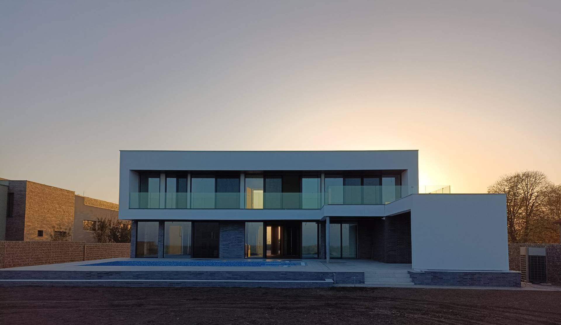https://alustolarija.rs/wp-content/uploads/2024/10/surduk-house-vujovic-savikin-10.jpg